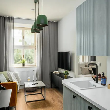 Days - - Easy Access Apartment